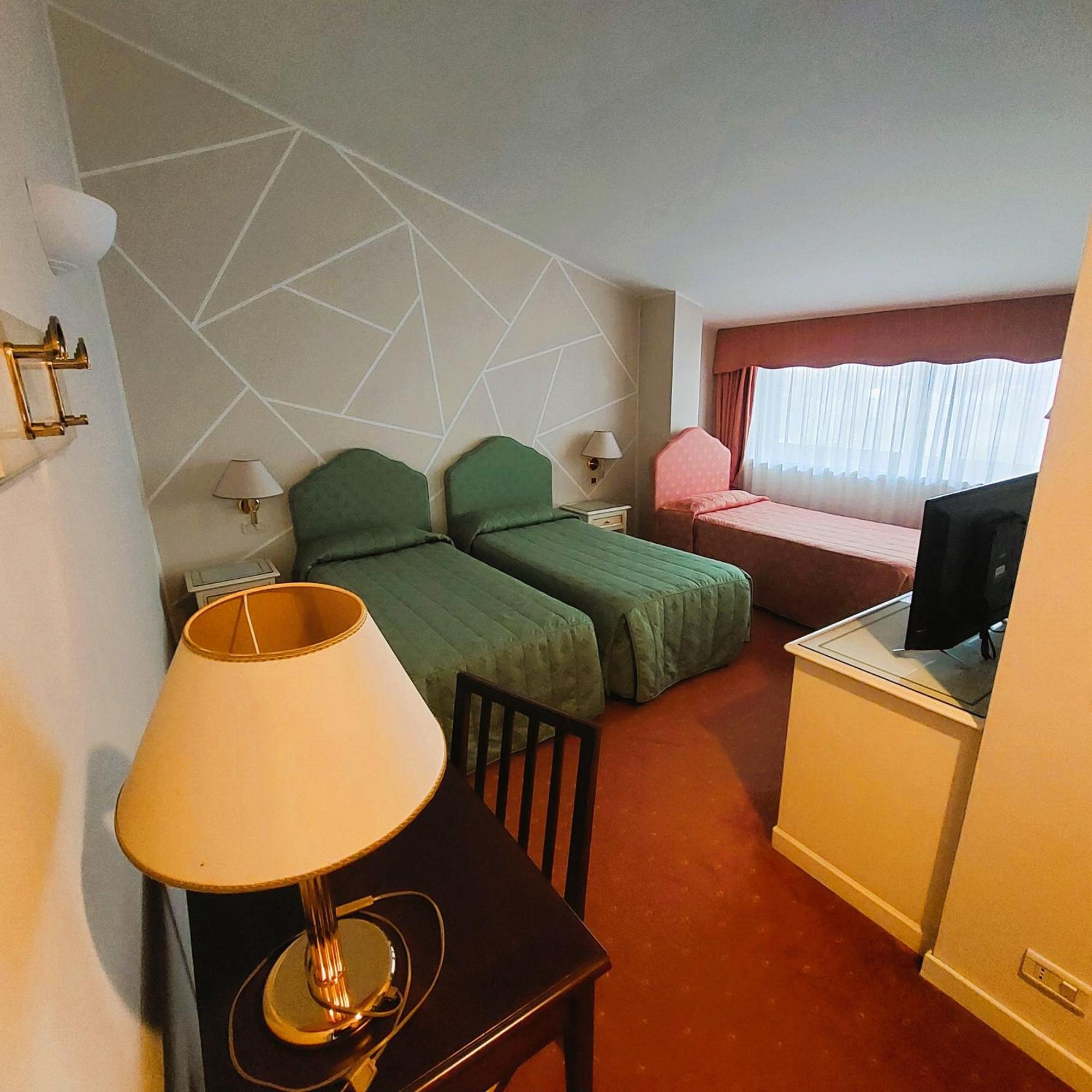 Albergo Ristorante Bigiu Sant'Omobono Imagna Buitenkant foto